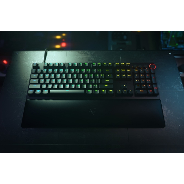 Razer RZ03-03930100-R3M1 Huntsman V2, Wired, RGB, USB, Gaming Keyboard, Black