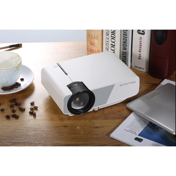 პროექტორი BYINTEK  k1 Plus  LED diode Portable home Theater HD mini projector (optional wired sync Display for Iphone Smart Android phone)