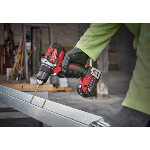 აკუმულატორიანი სახრახნისი Milwaukee M18 CBLDD-402C