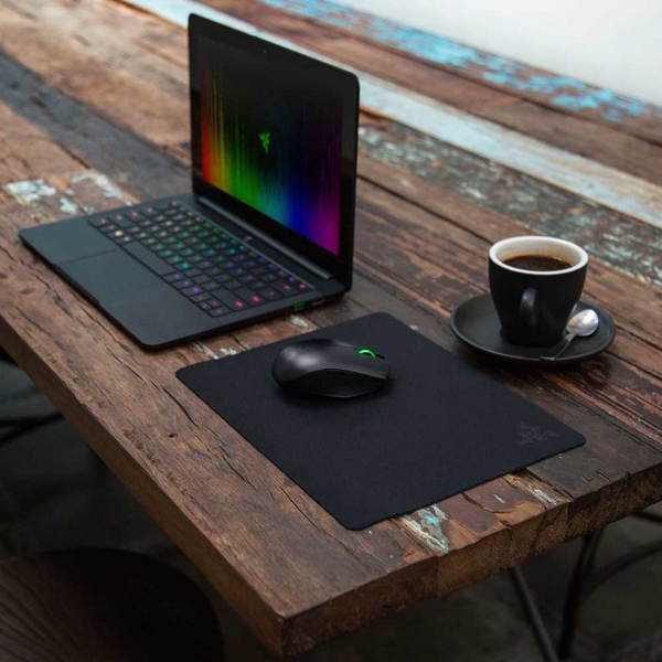 RAZER RZ02-01820500-R3M1, GOLIATHUS MOBILE STEALTH MOUSE PAD