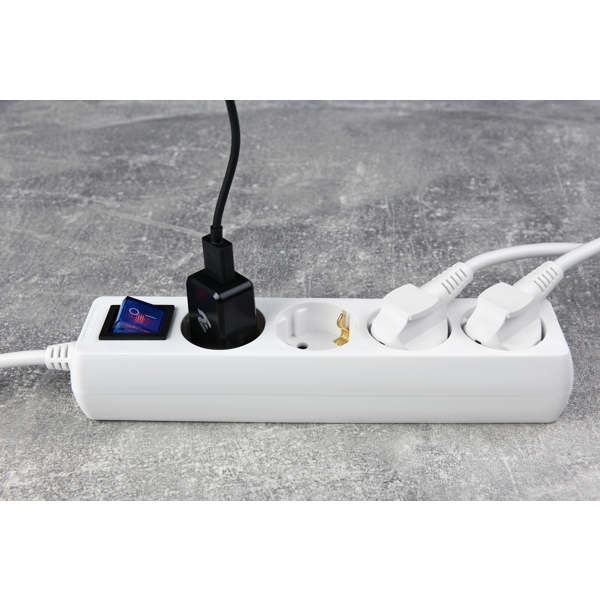 დენის დამაგრძელებელი დამცავით 2E 2E-U04ESM3W Surge protector 4XSchuko with switch, 3G * 1.0mm, 3m White