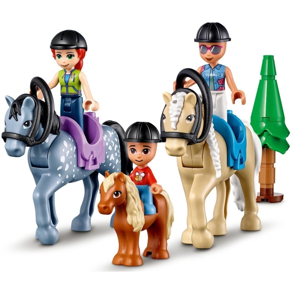 სათამაშო საცხენოსნო ცენტრი LEGO Forest Horseback Riding Center 511 pcs