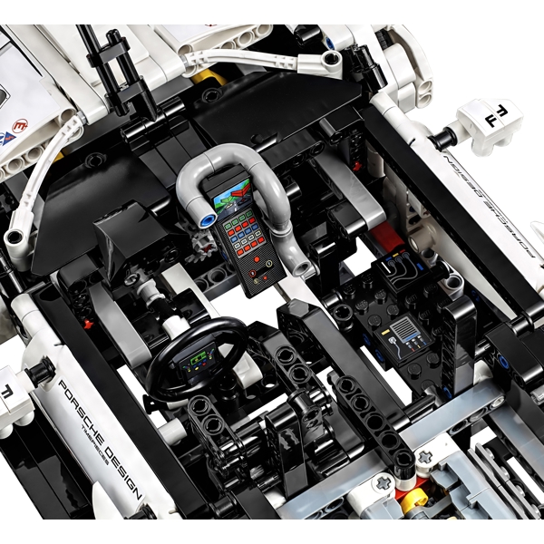 Lego 42096, Technic Preliminary GT Race Car