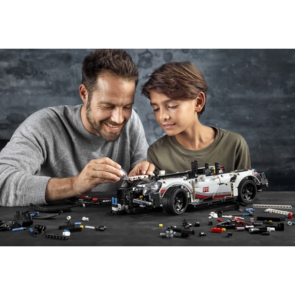 Lego 42096, Technic Preliminary GT Race Car