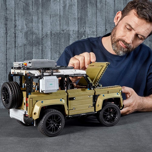 ასაწყობი მანქანა Lego 42110, Technic Land Rover Defender