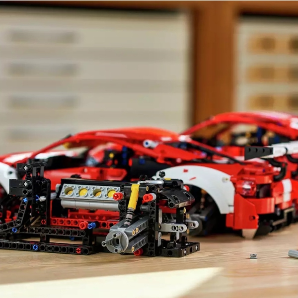 ასაწყობი მანქანა Lego 42125, Technic Ferrari 488 GTE “AF Corse #51”