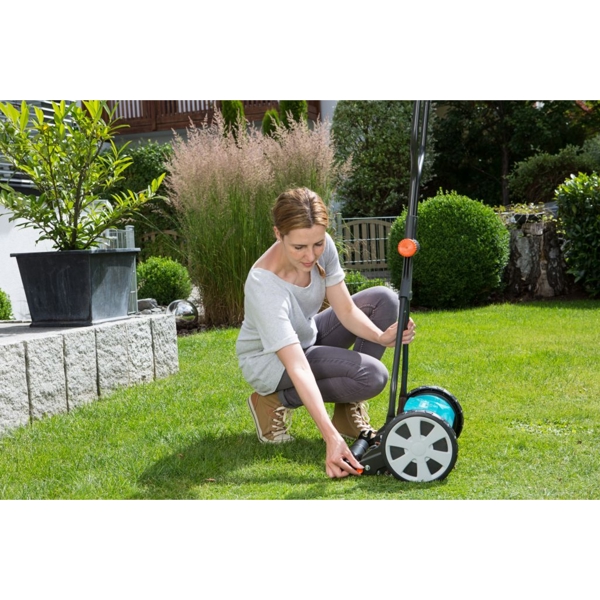 გაზონის საკრეჭი Gardena 04027-20, Mechanical lawn Mower, Green