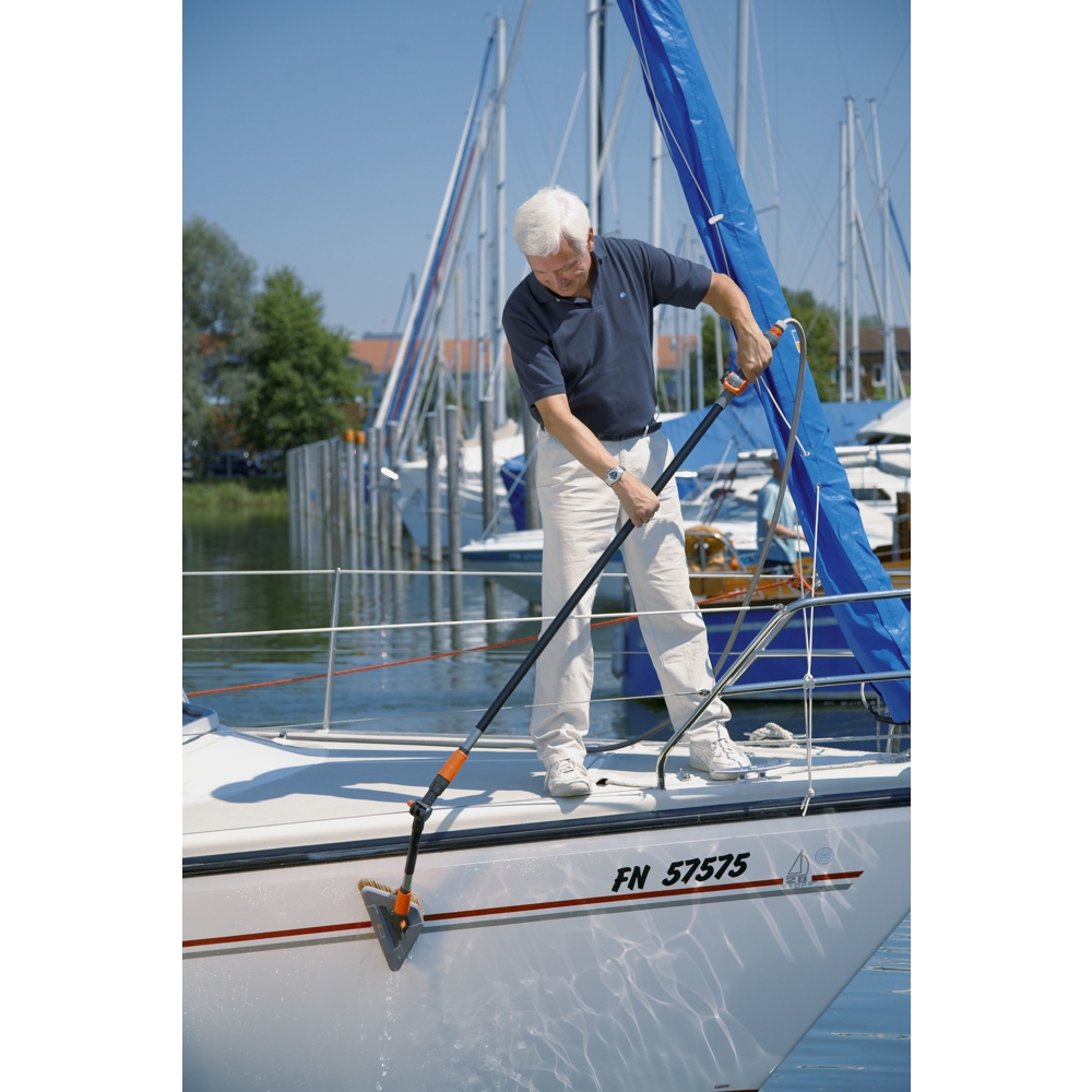 Gardena 05560-20.000.00, Wash Brush with Elbow Joint, Black