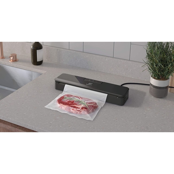 ვაკუუმის აპარატი Electrolux E4VS1-4AG Vacuum Sealer Black