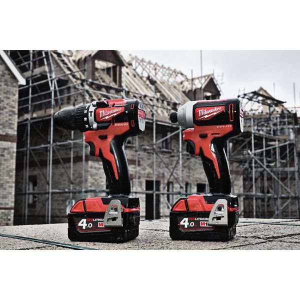 სახრახნისი Milwaukee M18CBLPD-422C, 18V, 4.0Ah, 1800Rpm, Red