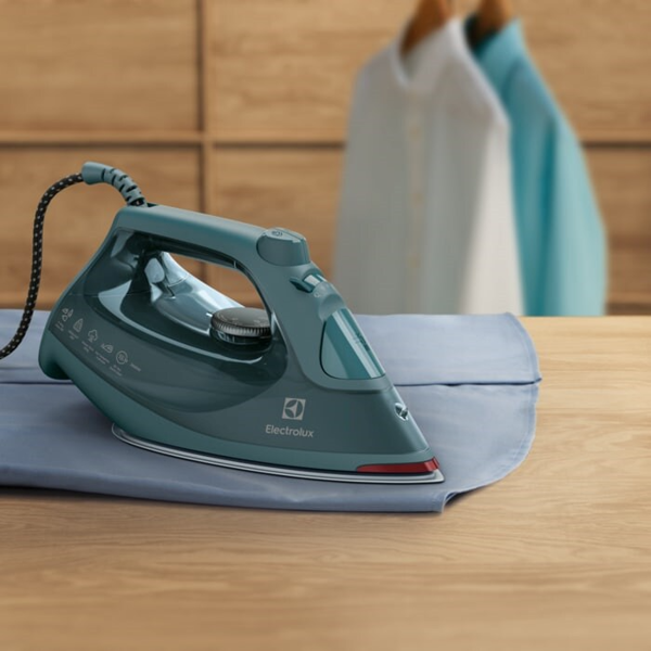 ორთქლის უთო Electrolux E6SI1-6PG, 2600W, 330Ml, Steam Iron, Green