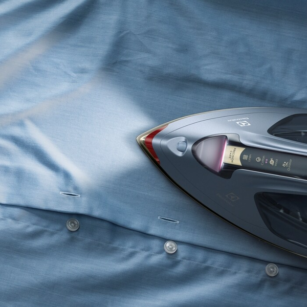 Electrolux E8SI1-5DBM, 2500W, 370Ml, Steam Iron, Blue