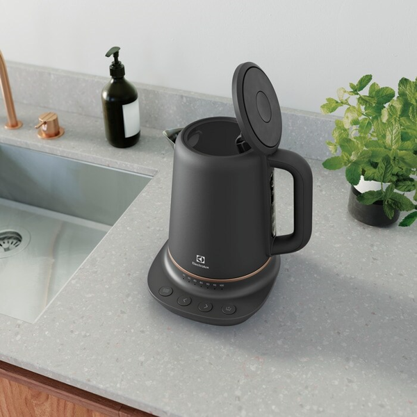 Electrolux E7K1-6BP, 2400W, 1.7L, Electric Kettle, Black Pearl