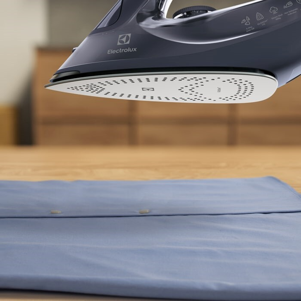 Electrolux E6SI1-4MN, 2500W, 330L, Steam Iron, Blue Misty