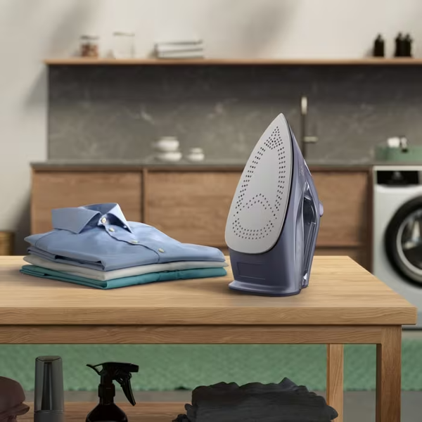 Electrolux E6SI1-4MN, 2500W, 330L, Steam Iron, Blue Misty