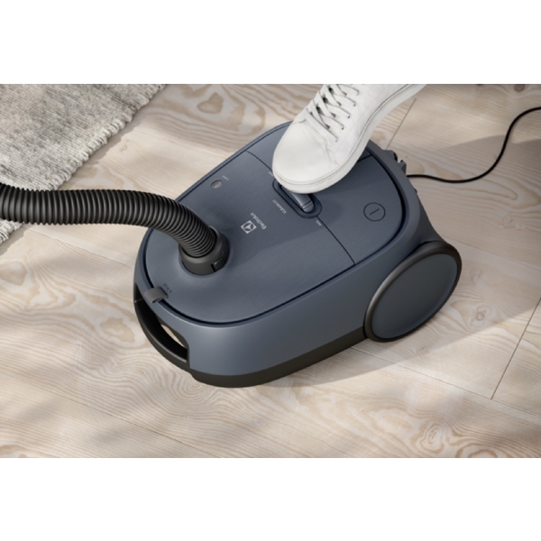 მტვერსასრუტი Electrolux EB61C4DB, 750W, 3.5L, Vacuum Cleaner, Blue