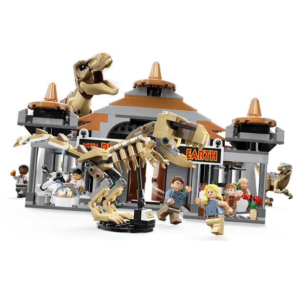 Lego 76961, Jurassic Park Visitor Center: Tyrannosaurus And Raptor Attack