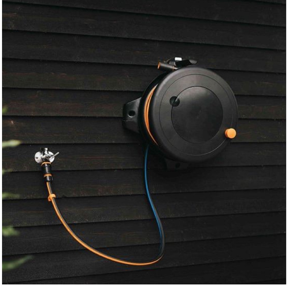 Fiskars 1057238 Solid, 20M, Reel With Hose, Black/Orange