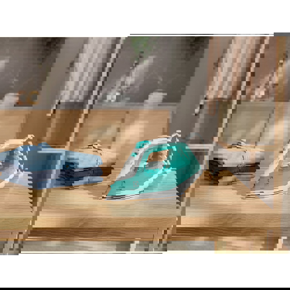 ორთქლის უთო Electrolux E5SI2-2AM, 2200W, 250ML, Steam Iron, Aqua Mint