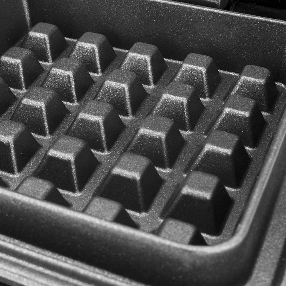 Gastroback 42424, 1600W, Waffle Maker, Silver