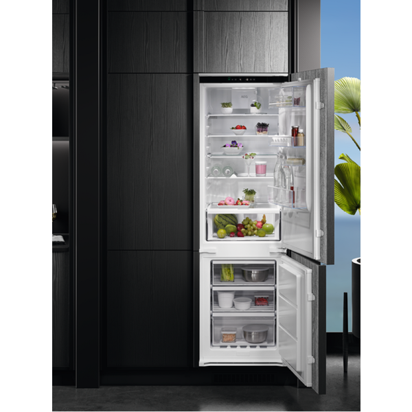 ჩასაშენებელი მაცივარი AEG OSC7G18RES, A++, 253L, 36Db, Built-in Refrigerator, White