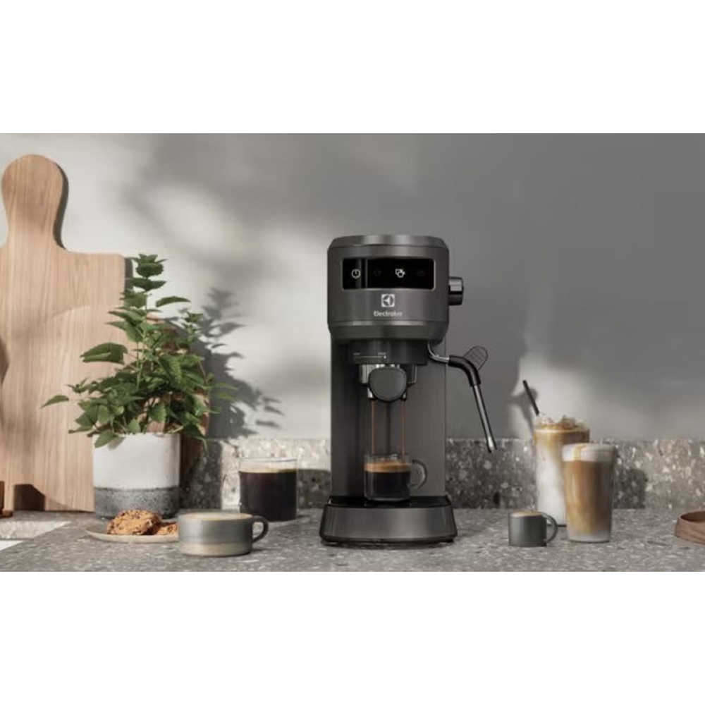 ყავის აპარატი Electrolux E6EC1-6BST, 1250W, 1L, Coffee Machine, Black Inox