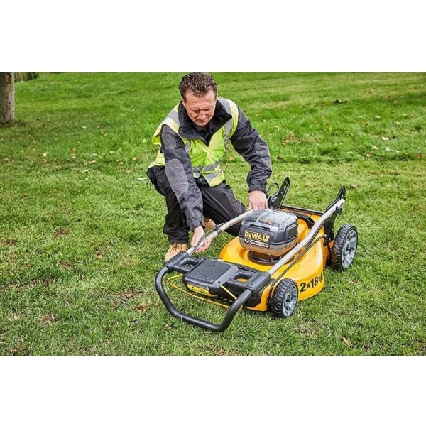 Lawn Mower DeWalt DCMW564P2-QW, 18V, Yellow