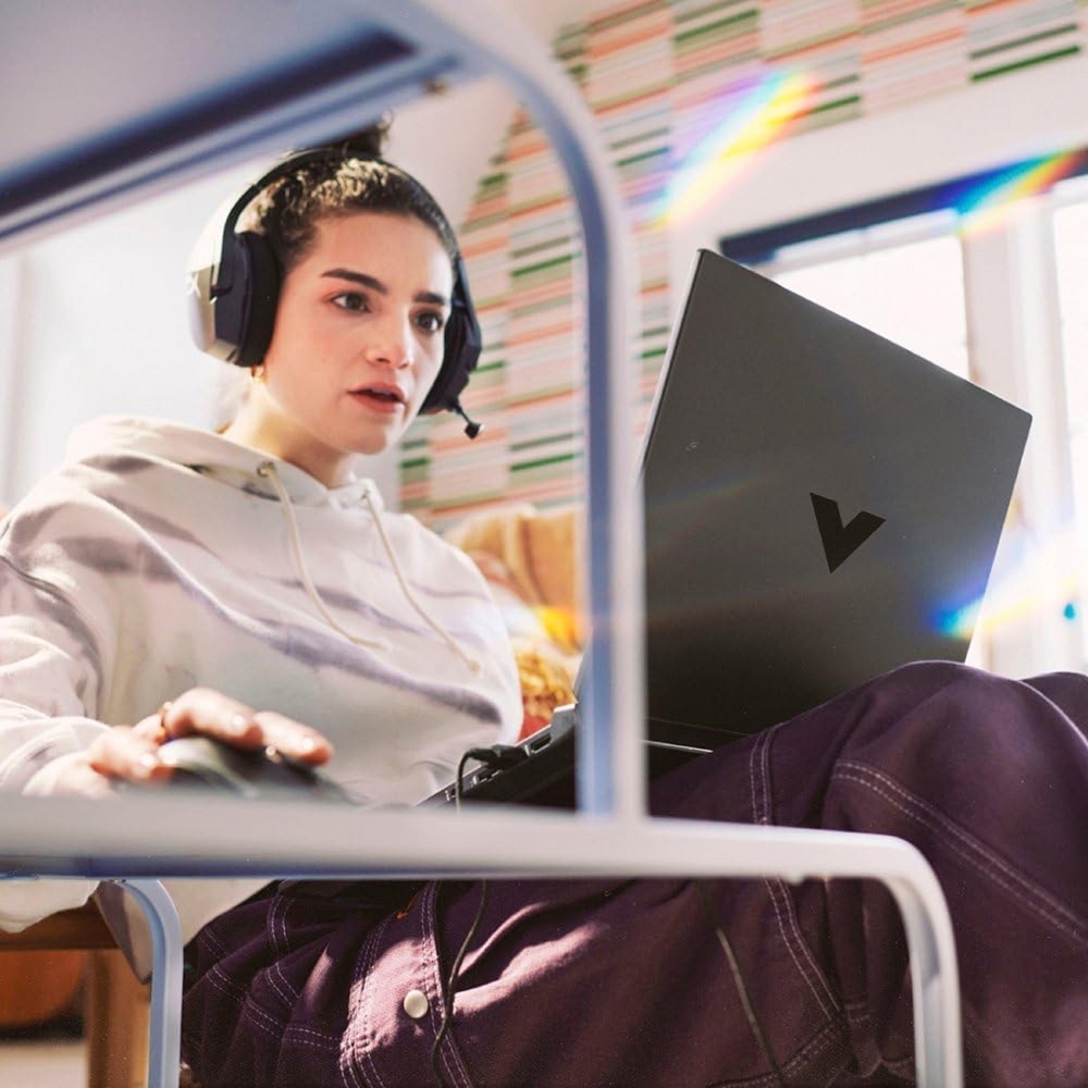 Notebook HP B84VTEA Victus 15, 15.6", Ryzen 5-8645HS, 16GB, 512GB SSD, RTX3050 6GB, Mica Silver