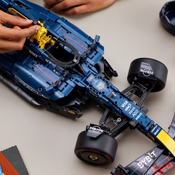 ასაწყობი კონსტრუქცია Lego 42206, Oracle Red Bull Racing RB20 F1 Car, Prefabricated Construction