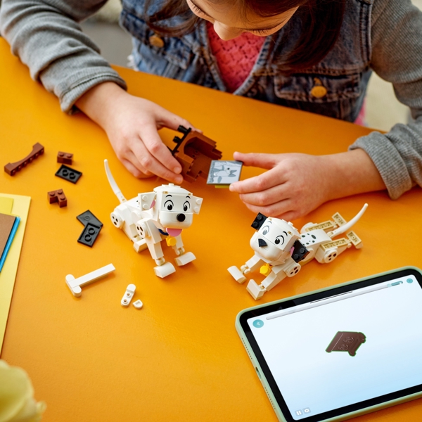 ასაწყობი კონსტრუქცია Lego 43271, Lucky & Penny 101 Dalmatians Puppies, Prefabricated Construction