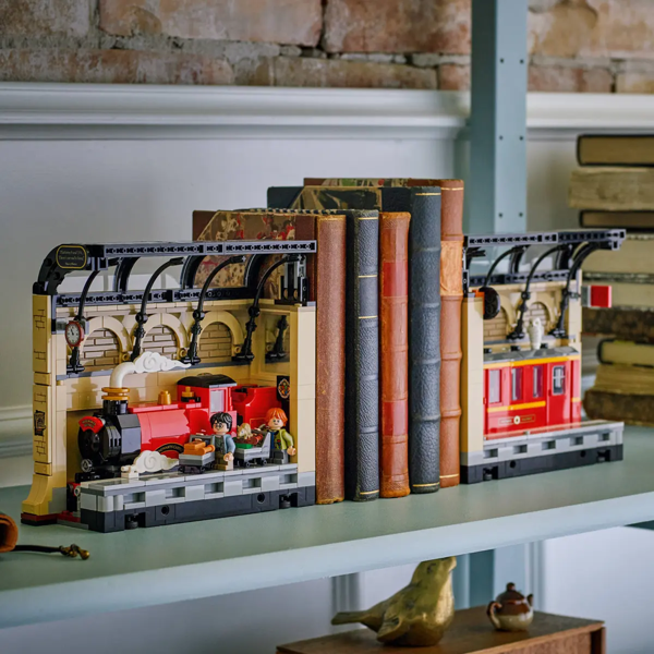 ასაწყობი კონსტრუქცია Lego 76450, Book Nook: Hogwarts Express, Prefabricated Construction