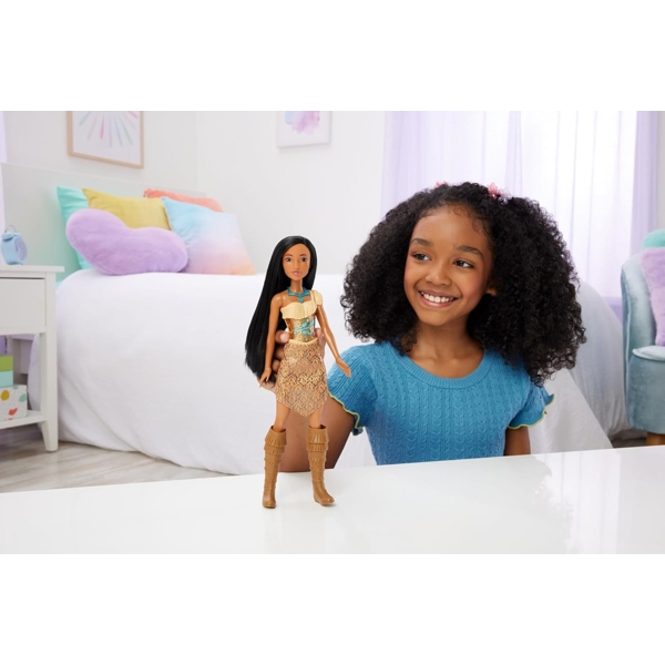 Disney Princess Fashion Core Doll - Pochaontas Mattel HLW07