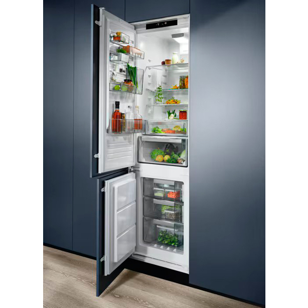 ჩასაშენებელი მაცივარი Electrolux LNS9TE19S, 276L, B, 35Db, No Frost, Built-in Refrigerator, White