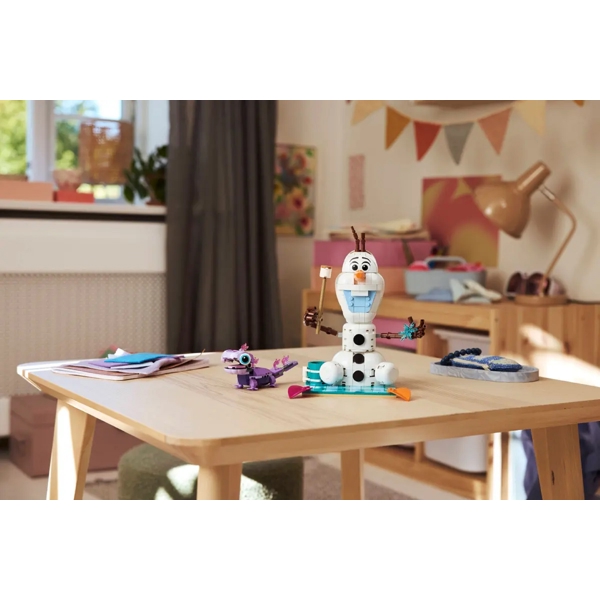 ასაწყობი კონსტრუქცია Lego 43287 Disney Princess Olaf and Bruni’s Picnic Fun, Prefabricated Construction