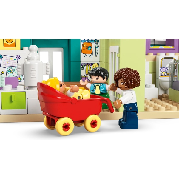 ასაწყობი კონსტრუქცია Lego 10470 Duplo Town 3 in 1 Modern Family House with Figures, Prefabricated Construction