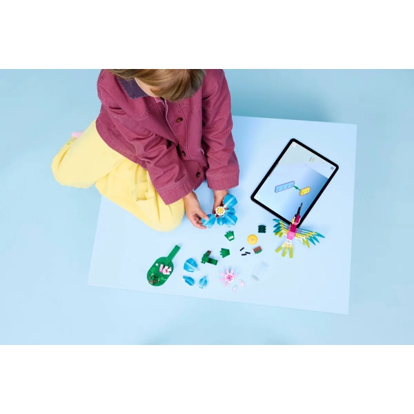 ასაწყობი კონსტრუქცია Lego 31384 Creator Wild Animals: Colorful Hummingbird, Prefabricated Construction