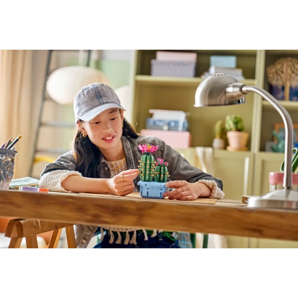 ასაწყობი კონსტრუქცია Lego 11509 The Botanical Collection Flowering Cactus, Prefabricated Construction