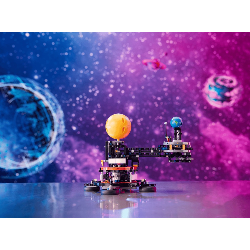 Prefabricated Construction Lego 42179 Technic, Planet Earth and Moon in Orbit
