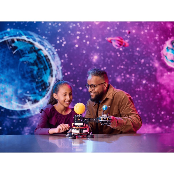 ასაწყობი კონსტრუქცია Lego 42179 Technic, Planet Earth and Moon in Orbit, Prefabricated Construction