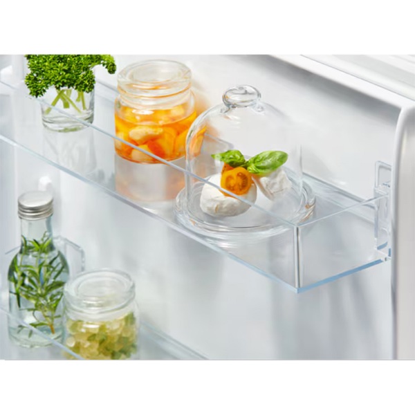 Built-in Refrigerator Electrolux LNA7NE18S, E, 195L, 35dB, White