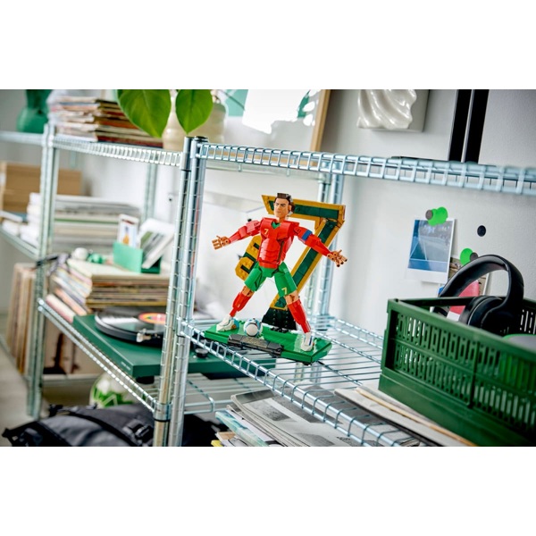Prefabricated Construction Lego 43016 Editions, Cristiano Ronaldo – Soccer Legend