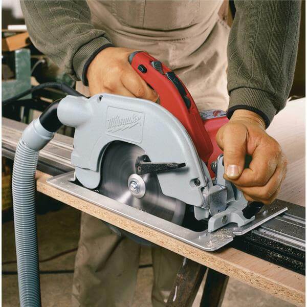 დისკური ხერხი Milwaukee 638051 SCS 65 Q, 1900W, 5800Rpm, 190mm, Circular Saw, Silver/Red