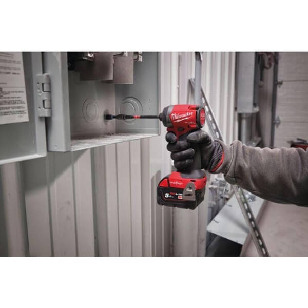 ელექტრო სახრახნისი Milwaukee 4933492804 IMPACT M18 ONEID3-502X, 18V, 3900Rpm, Li-ion Cordless Drill, Red/Black