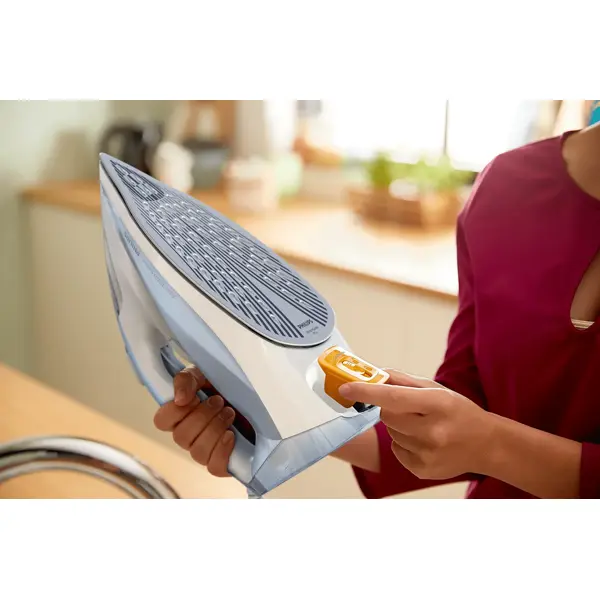Steam Iron Philips DST7011/26 7000 Series, 2600W, 0.3L, Blue/Grey