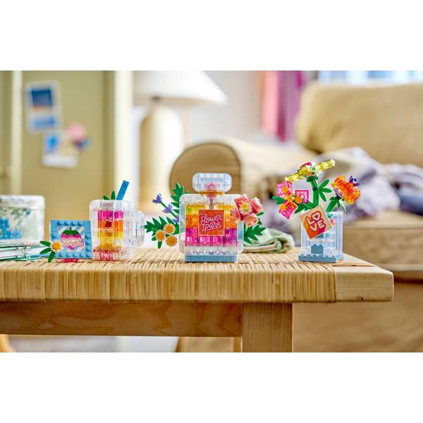 ასაწყობი კონსტრუქცია LEGO 31383 Creator 3-in-1, Floral Decor Perfume Bottle, Prefabricated Construction