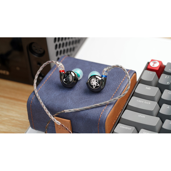 ყურსასმენი FiiO FH11 1BA+1dynamic driver Headphones Wired 3.5mm Black